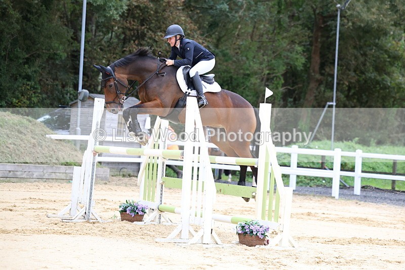 3E7A3132 - Class 8: Senior Newcomers/1.10m open