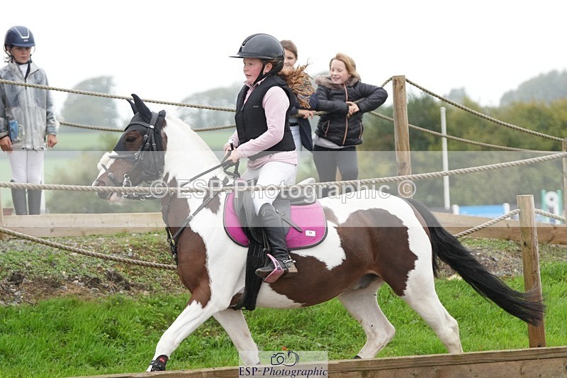 250920-155611-01536 - Cls 21 Pony Intro 80cm Derby