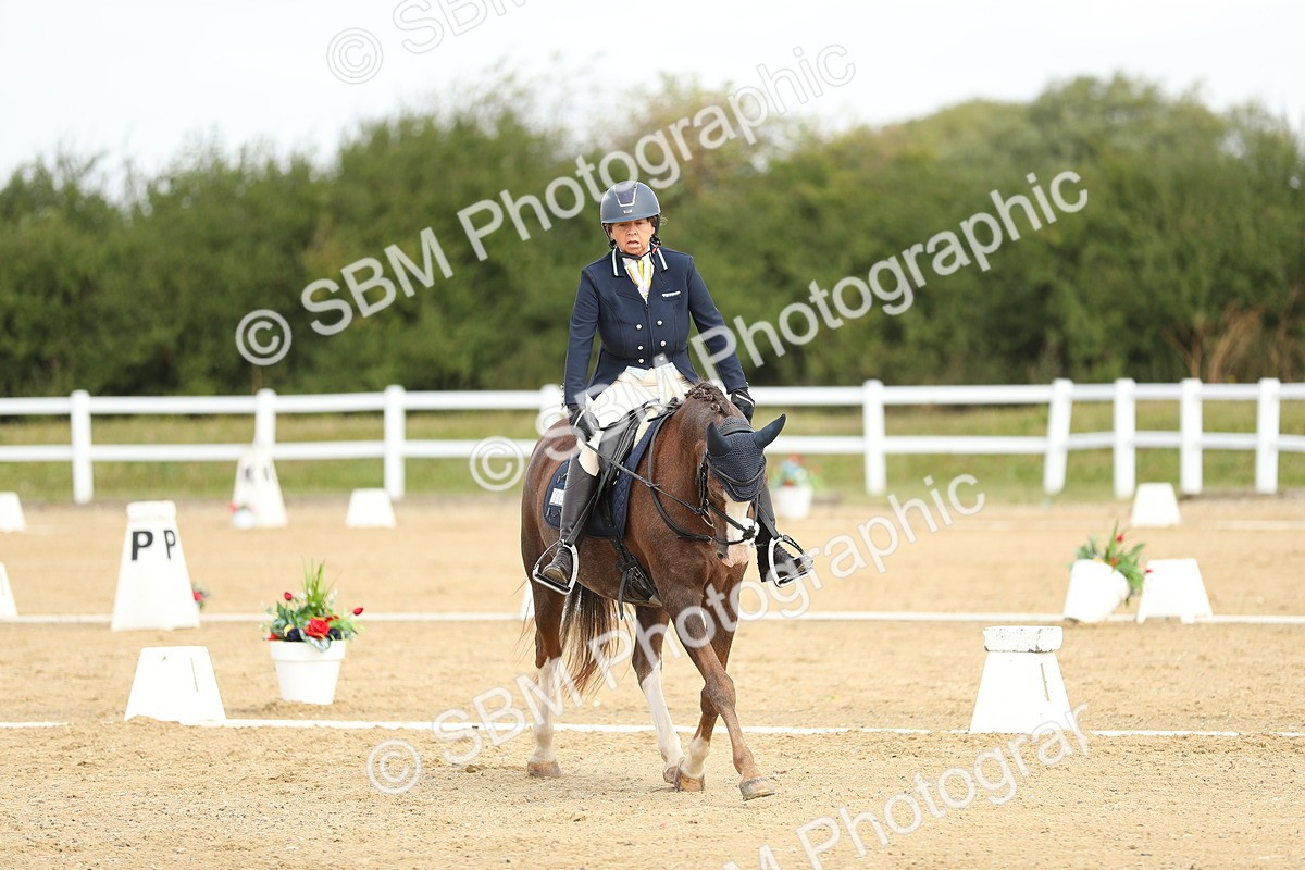 SBM_016307 - Class 13 - Novice 23 - 11.25-12.35