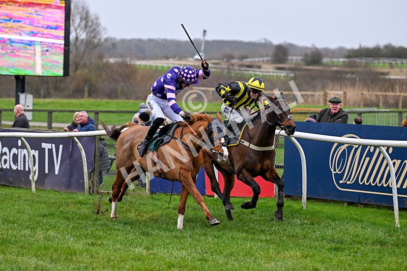 281225-Race 1-Couldbeaweapon-9947 - Race 1