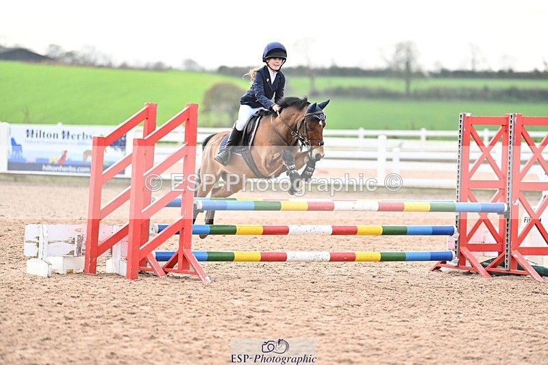 241117X-090625-03128 - Cls 05s A&B Pony Brit Nov & 80 Open