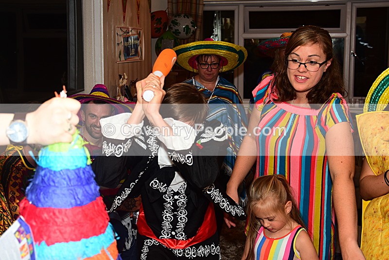 LEE-352 - Lee's 30th