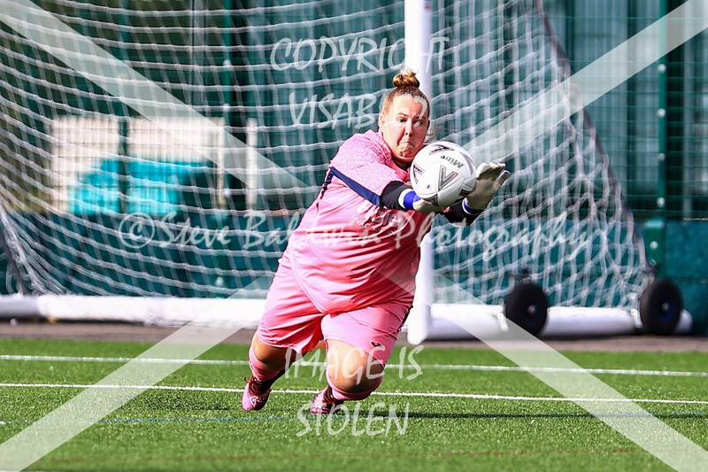 1DX30752 - 2025-10-05 FC Abbey Meads Ladies V Purton  Kingsdown FC Ladies
