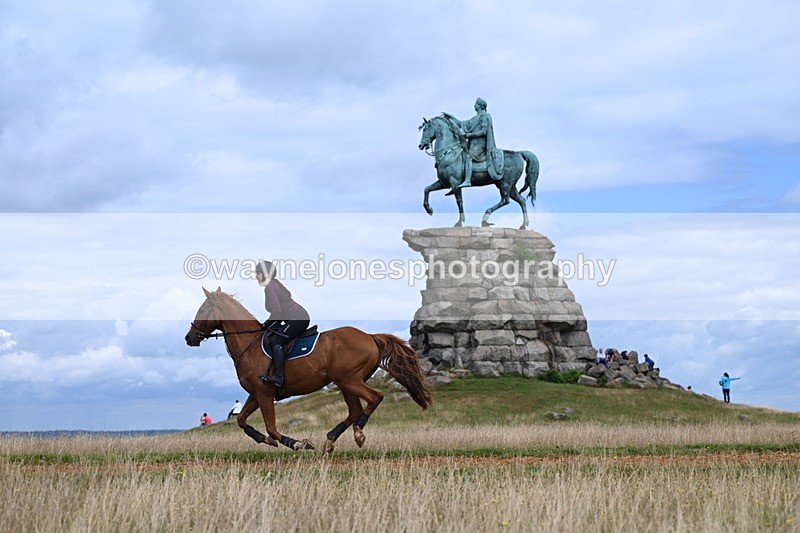 DSC_7017 - Time at Statue 12:45 to 13:15