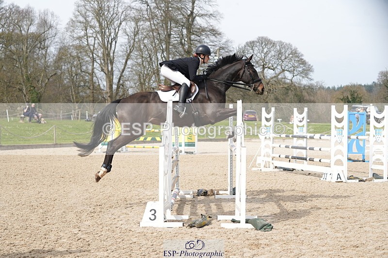 260322A-131043-01799 - 12 Newcomers 1m 10 Open