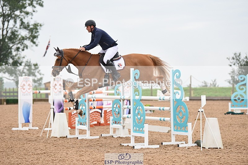 230916A-110212-03978 - Cls 14 Snr Foxhunter