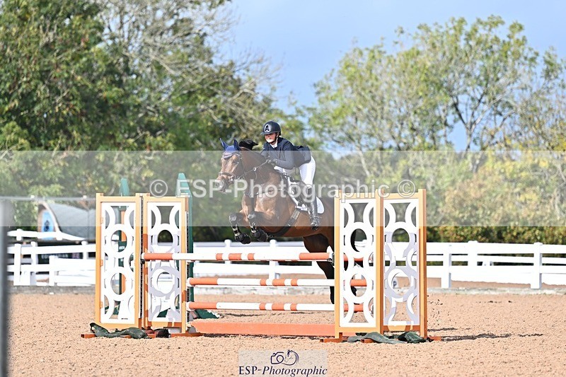 261014-131636-00608 - Cls  05 Snr Newcomers & 1.10m Open