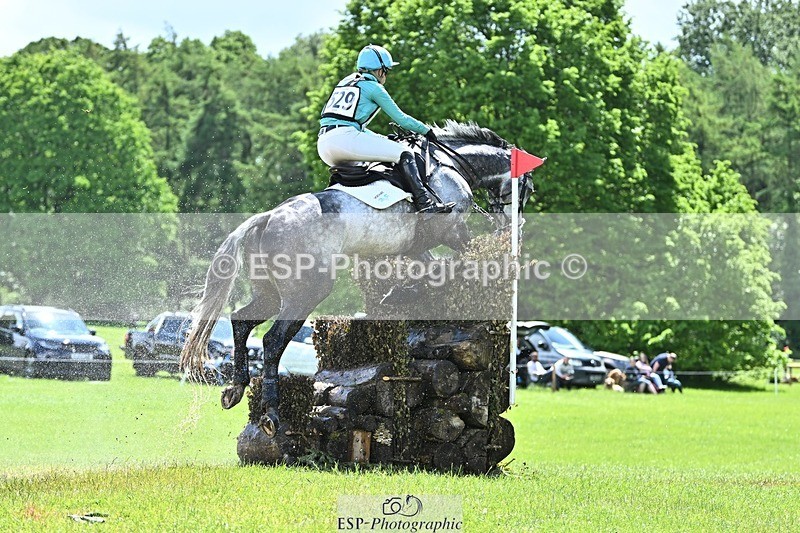 240526-121647-21914 - 529-SBH_BIG_WALL-Izzy_Taylor