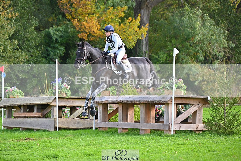 241025-130127-08359 - 132-Mollie.Summerland-MOJO