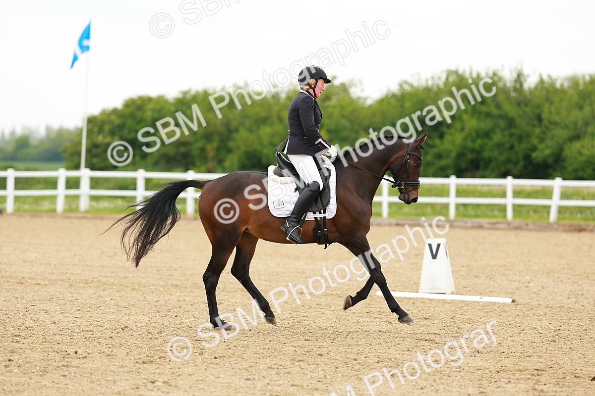 SBM_005394 - Class 16 - Novice 6