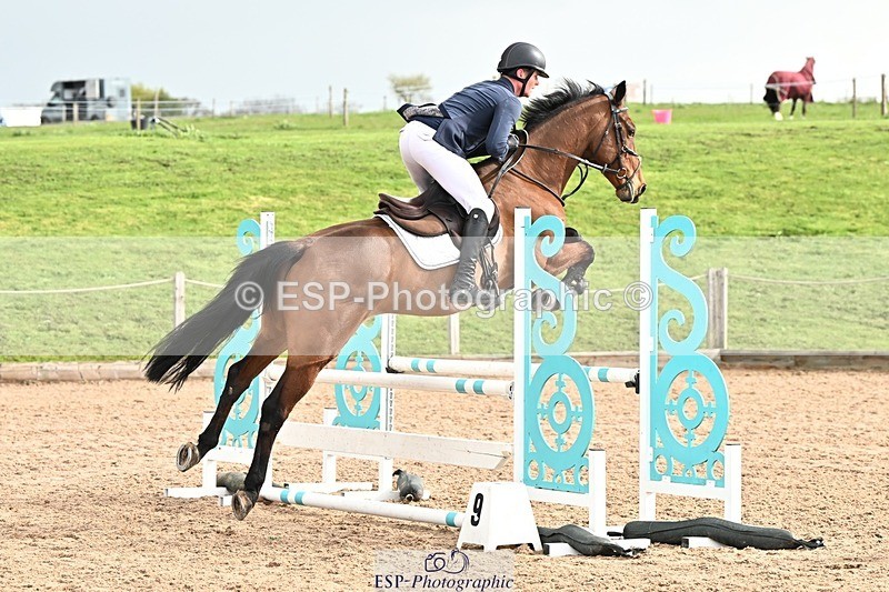 250416-093934-00072 - Cls 1 British Novice and 90cm