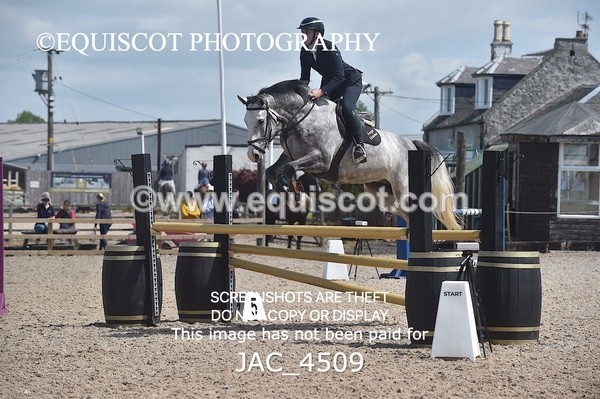 JAC_4509 - CLASS 6 Senior Newcomers/ 1.10m Open