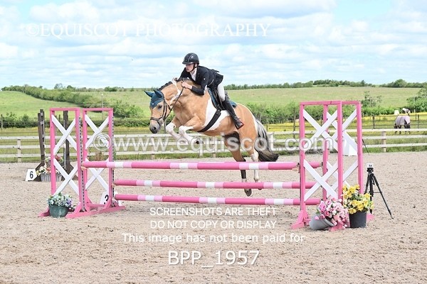 BPP_1957 - CLASS 18 SUN British Novice/ 90cm Open