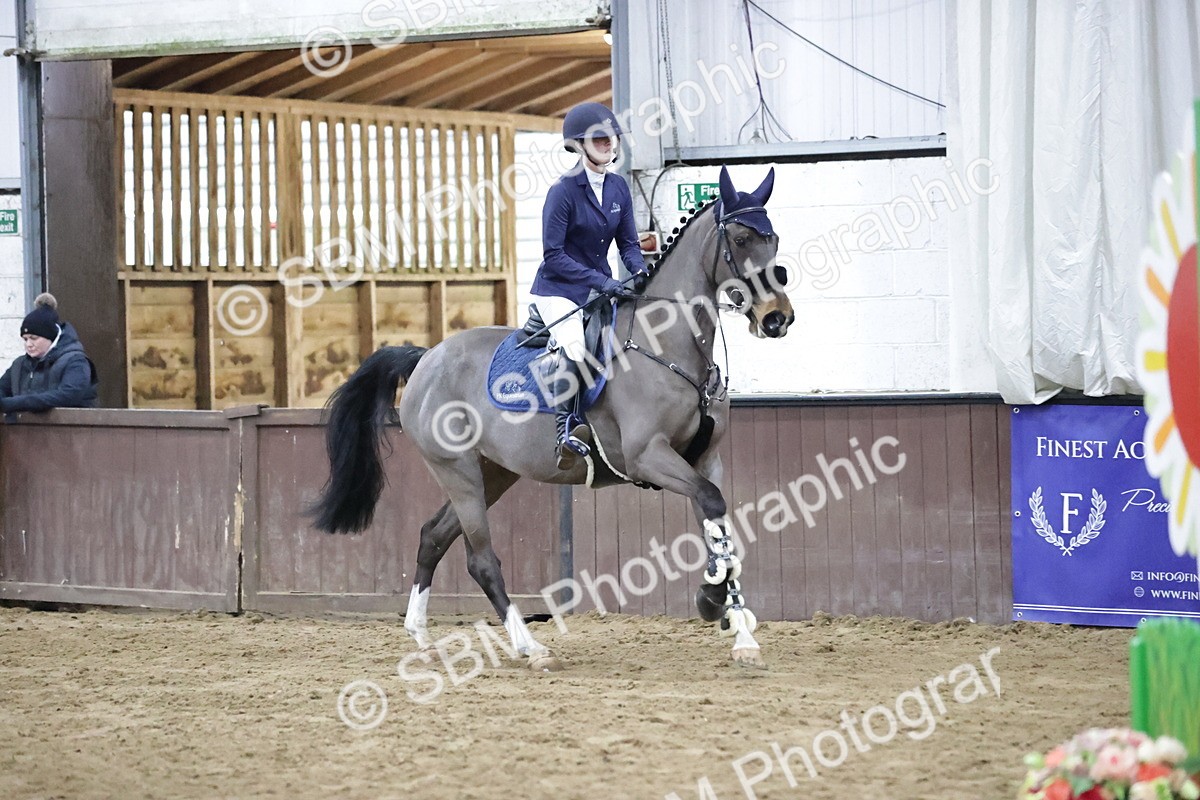 SBM_001051 - Class 4 - Senior Newcomers/ 1.10m Open