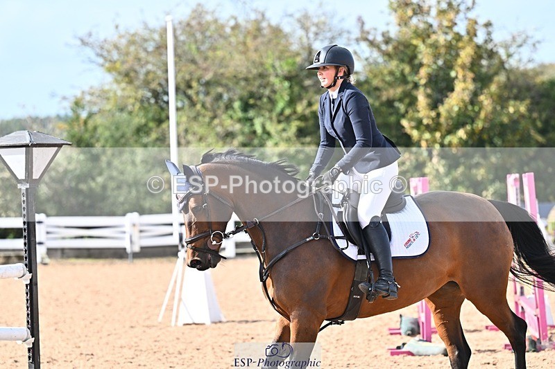 261014-131728-00618 - Cls  05 Snr Newcomers & 1.10m Open