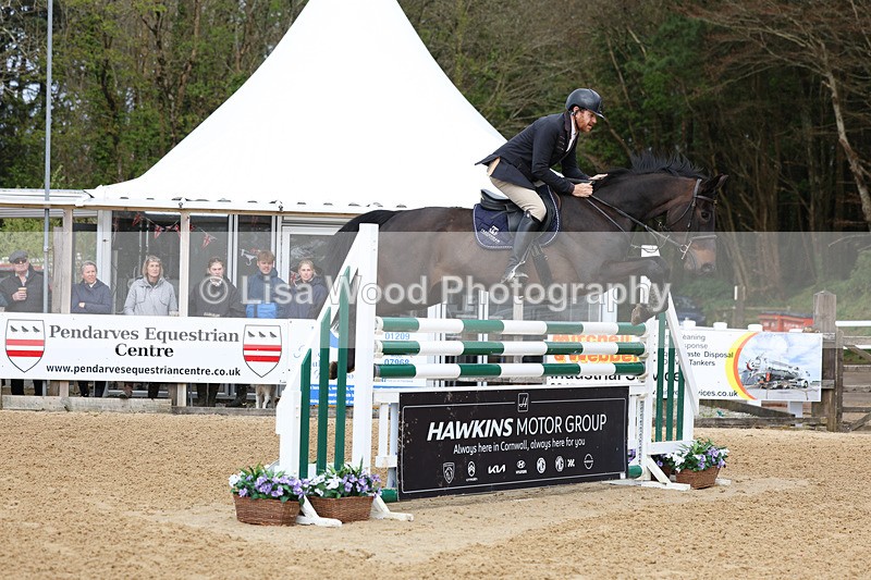 3E7A2492 - Class 9: Senior 1.30m open