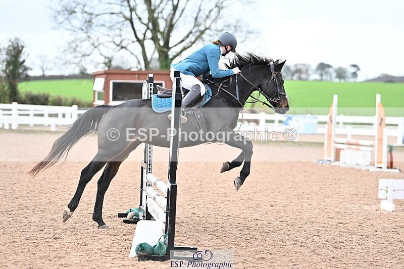 241117X-083301-03081 - Cls 02s Pony intro 70cm