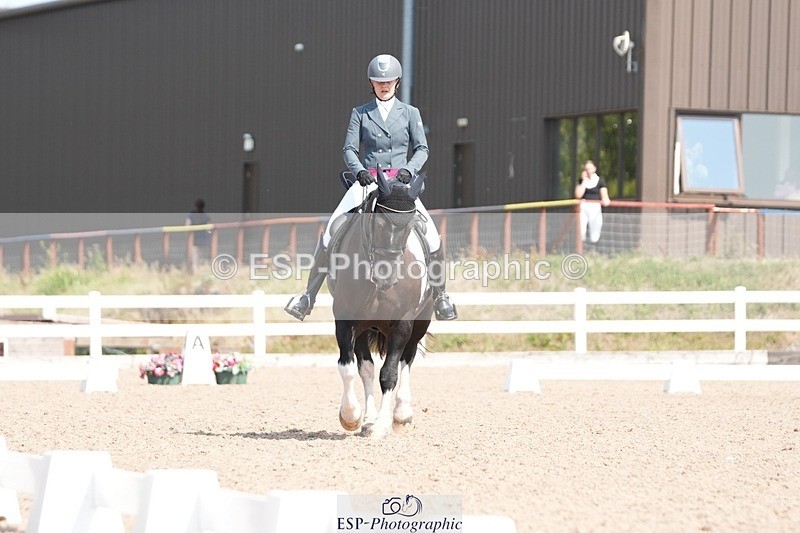 250817-122406-09034 - 163-Hannah.TownleyThe.Domino.Effect