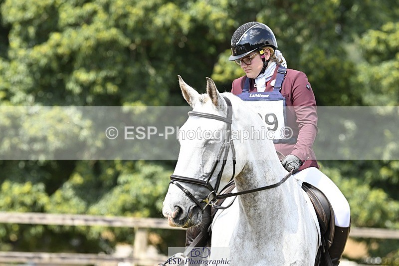 250822A-121137-22609 - DR 11.00 to 12.00