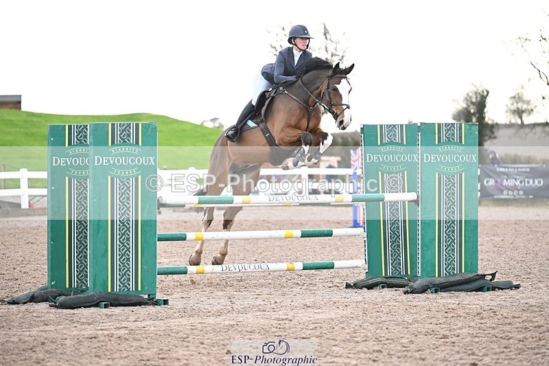 251206-123034-00971 - Cls 12 Snr Newcomers and 1.10m