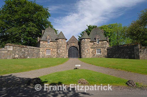Formakin House gate lodges (1) - Renfrewshire