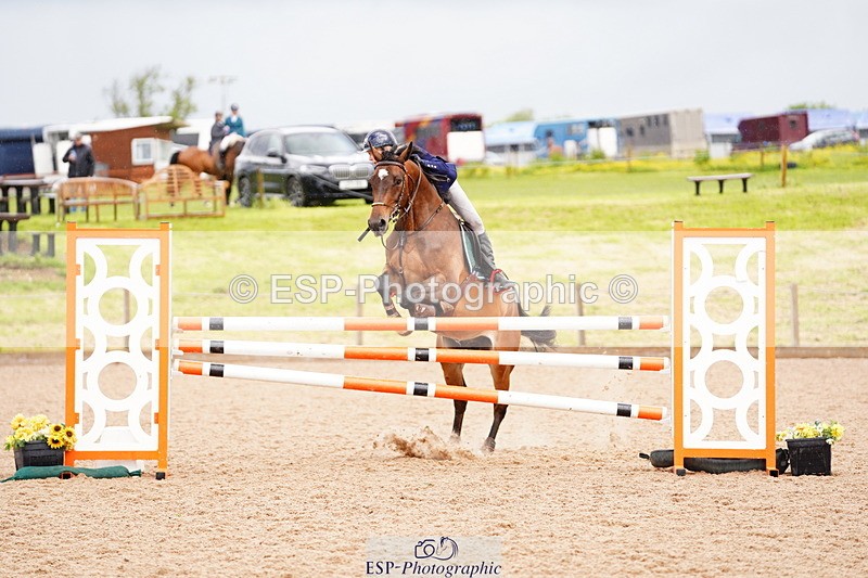 240526A-121352-07995 - Cls 26 Chard Equ 1.05m and 1.10m Grand Prix