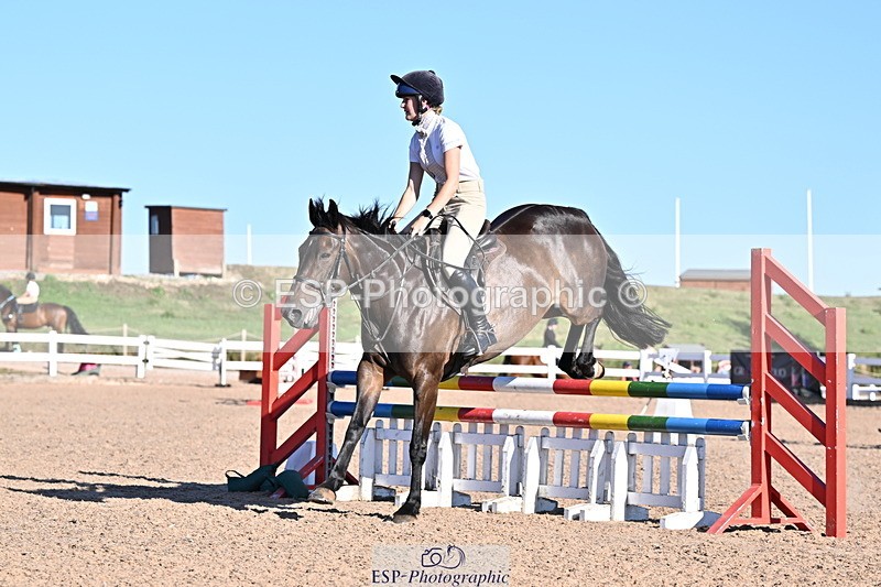 250708A-182645-00526 - 90cm Classes