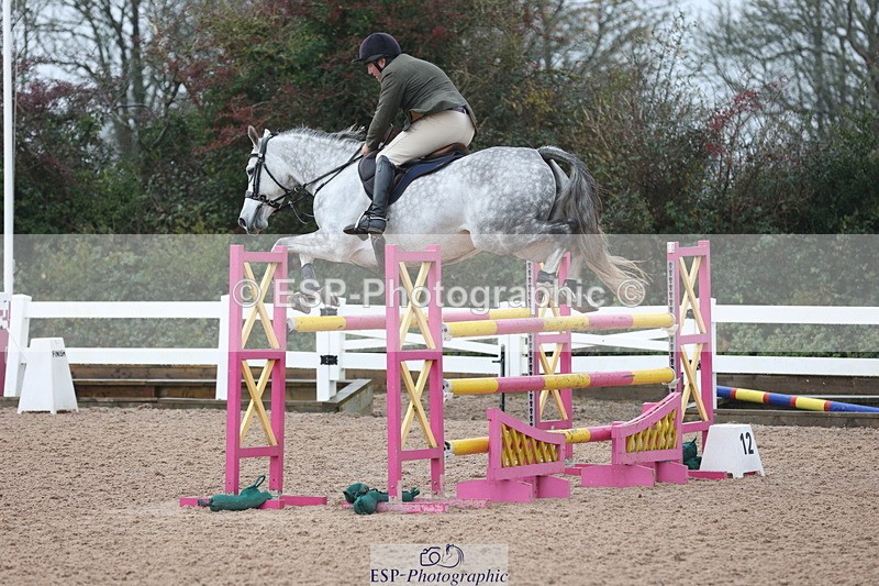 231112A-131911-04398 - Cls 20 Newcomers & 1.10m Open