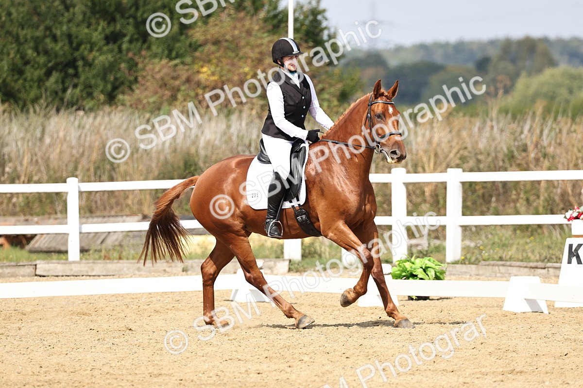 SBM_018374 - Class 16 - Novice 5 - 11.12-12.01