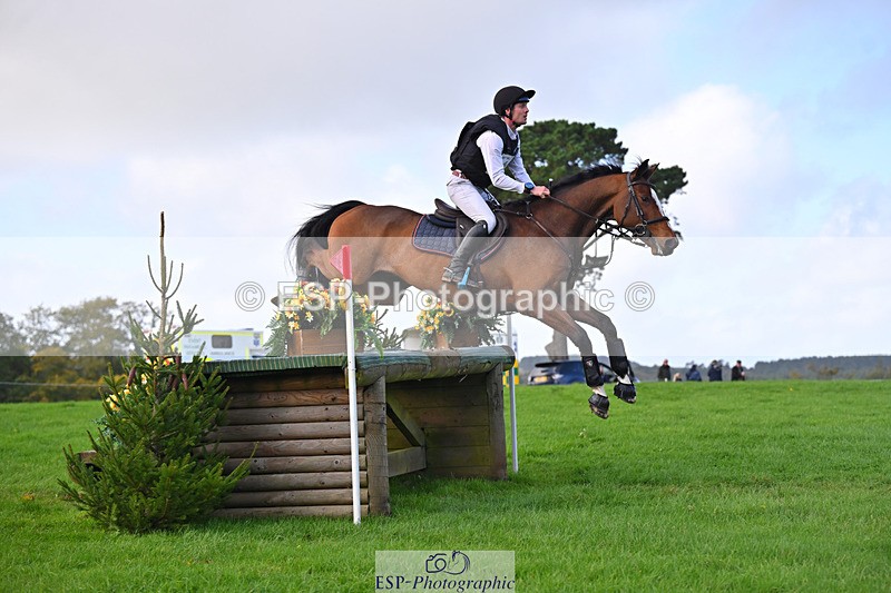 241025-113724-06745 - 013-Cameron.Beer-GREENLANES.LE.BAMBALOU