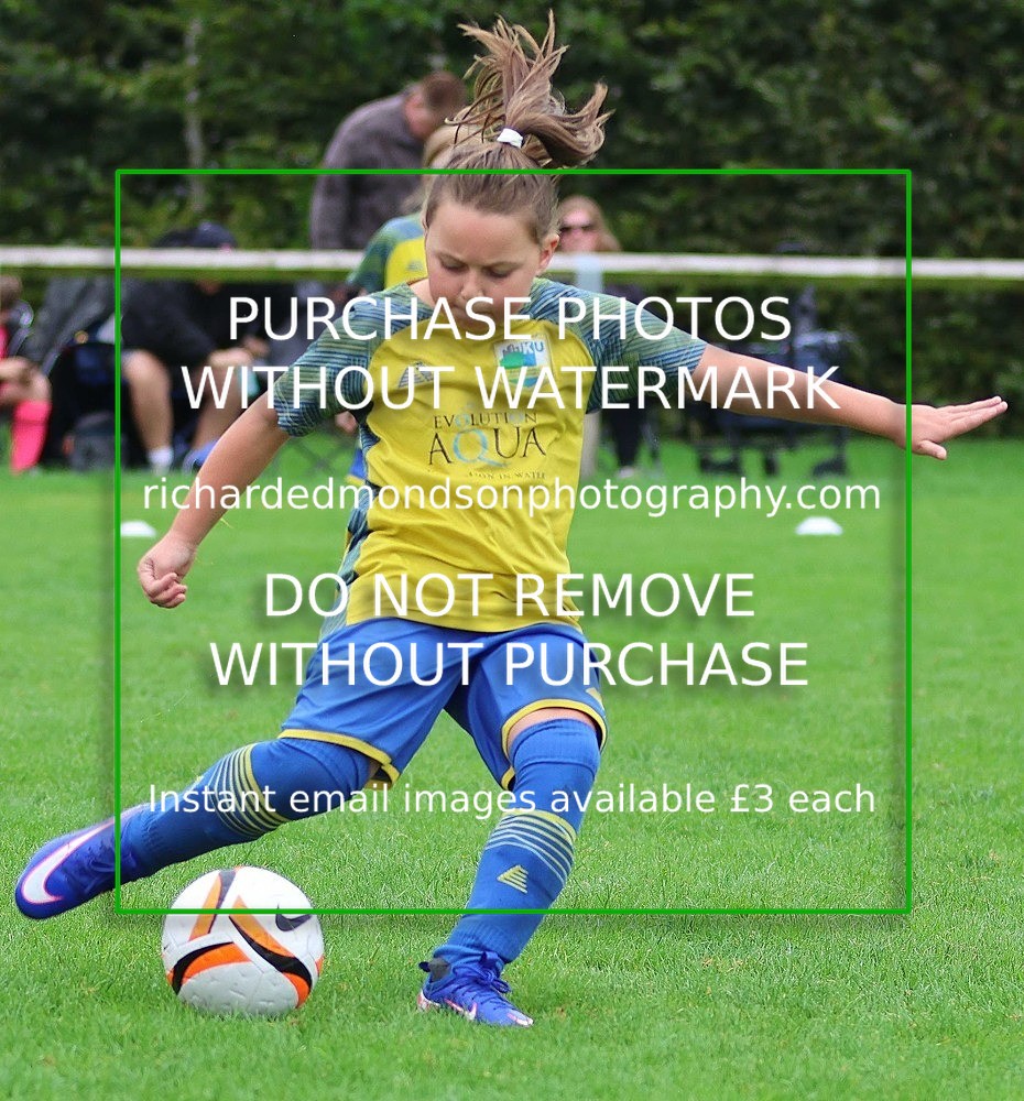 533A2740 - Kendal United Girls U9