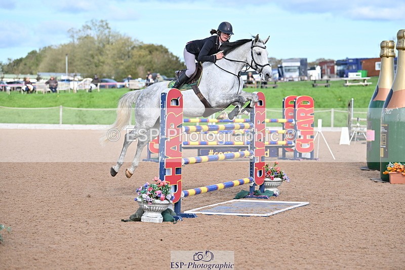 231015A-131117-08119 - Cls 30 Foxhunter & 1.20m Open