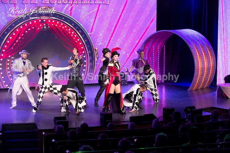 7KJS1355 - Ambition show team