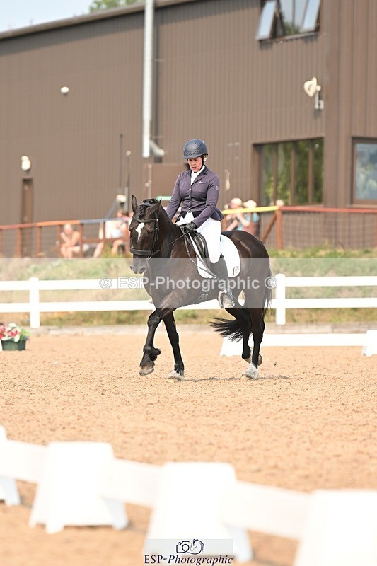 250816-150610-06090 - 027-Samantha.PringTongwynlais.Moon.Dancer