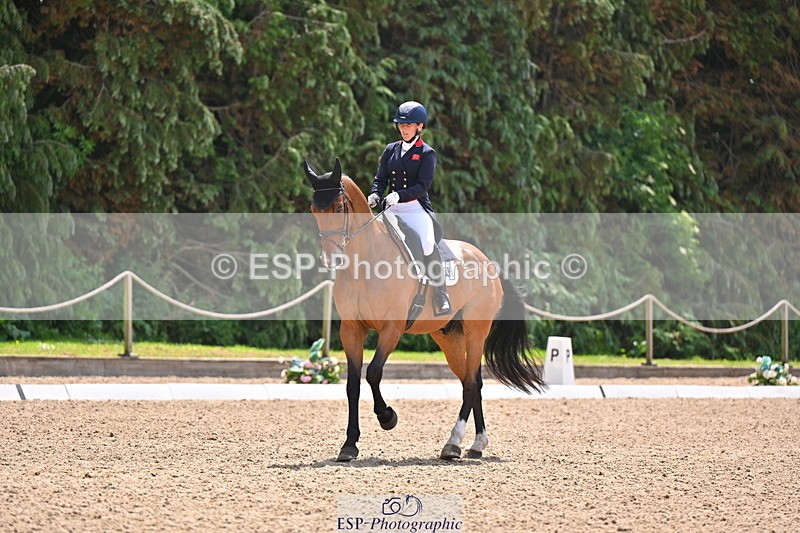 250523A-122732-06542 - D-468-Laura.Collett-LONDON.52