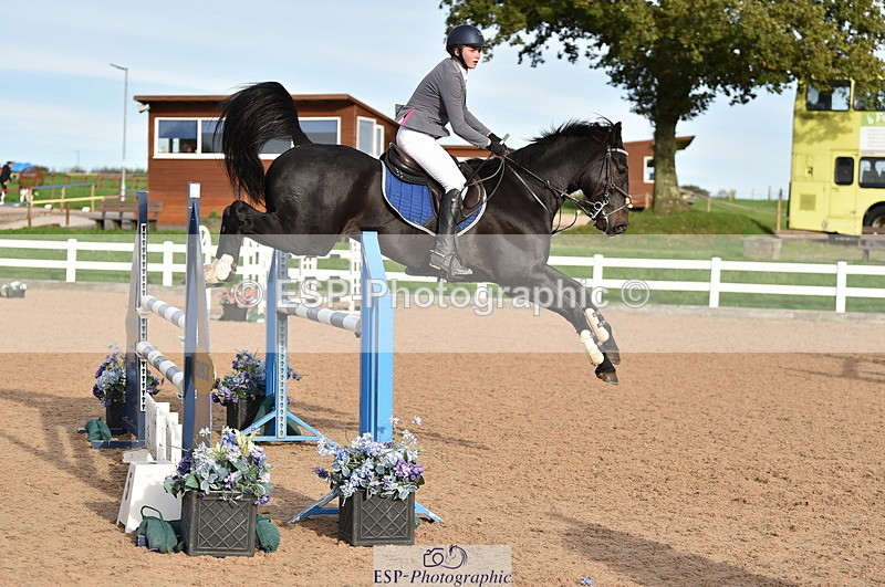 231015A-160840-09241 - Cls 27 1.10m Amateur Q 2nd R