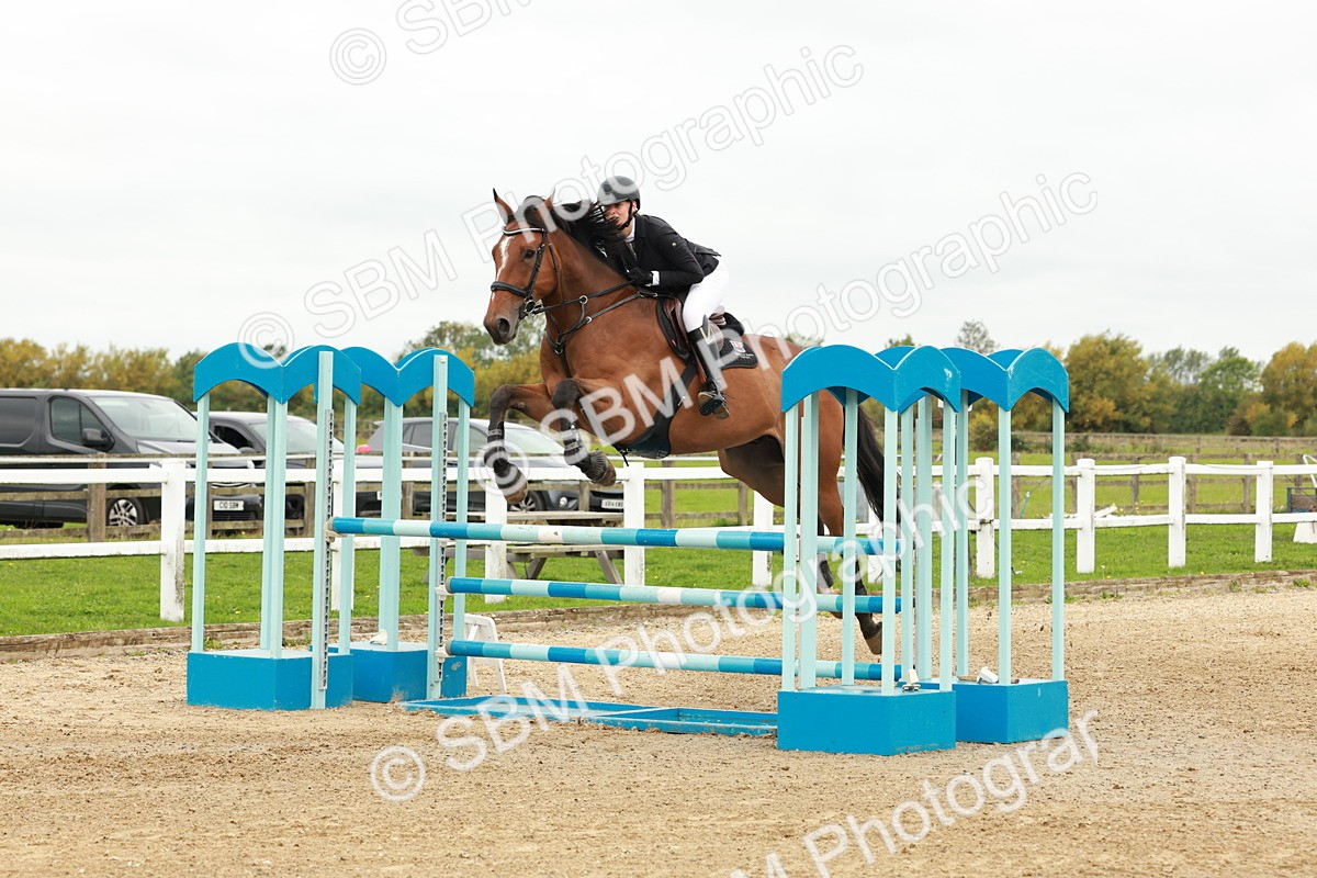 1I0A7641 - Class 4 - Senior Newcomers 1.10m