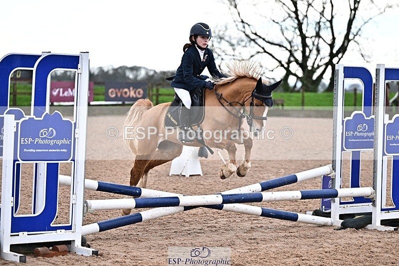 260208-125635-01242 - Cls 18 Clear Round 50cm