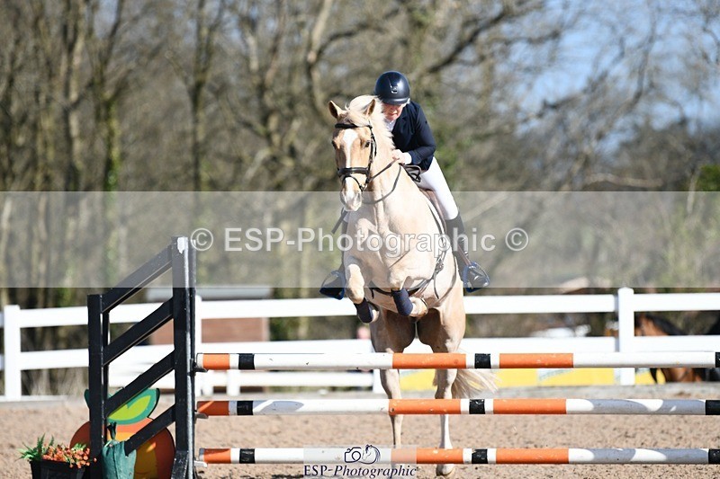 250330-103525-06179 - Cls 32 British Novice and 90cm