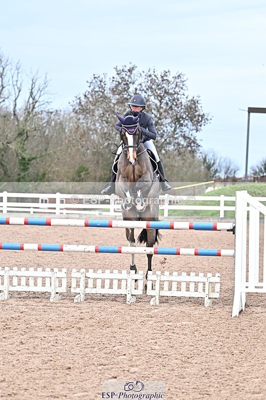251126-134004-00608 - Cls 5 Foxhunter and 1.20m
