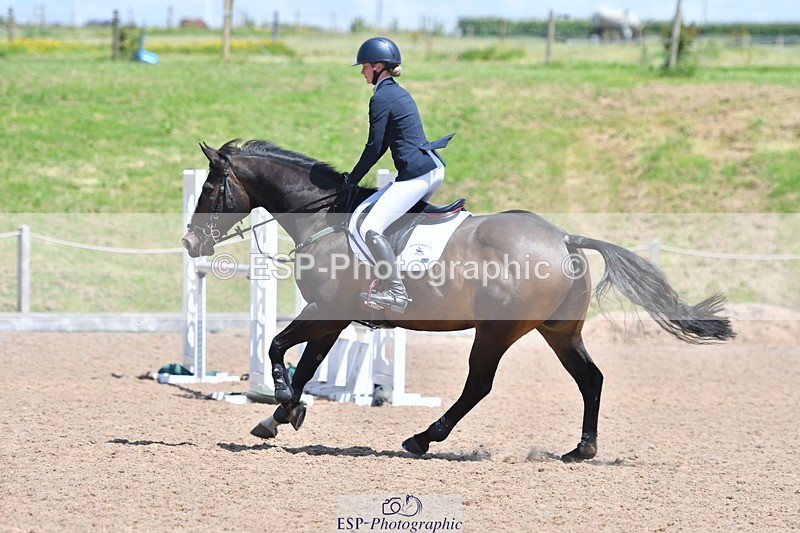 240609A-132058-05593 - Cls 18 Snr Newcomers and 1.10m Open