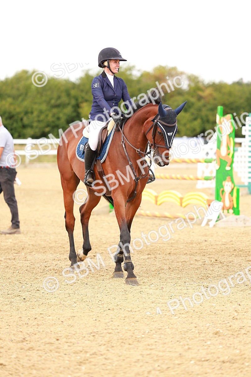 SBM_006798_Class 4 - Senior British Newcomers - 110m - Customer Cart - Clare