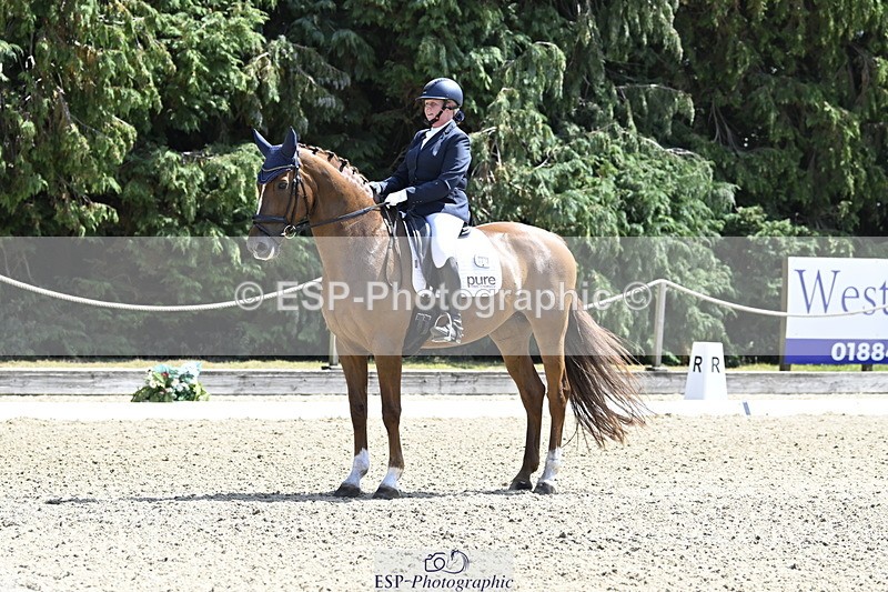 250810A-133727-06718 - 021-Caroline.HuntFancy.That.II