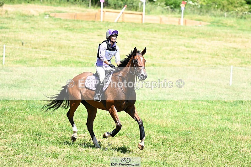 240629X-141631-4098 - 204-Becca_Robinson-VINNIE_SPARKLES