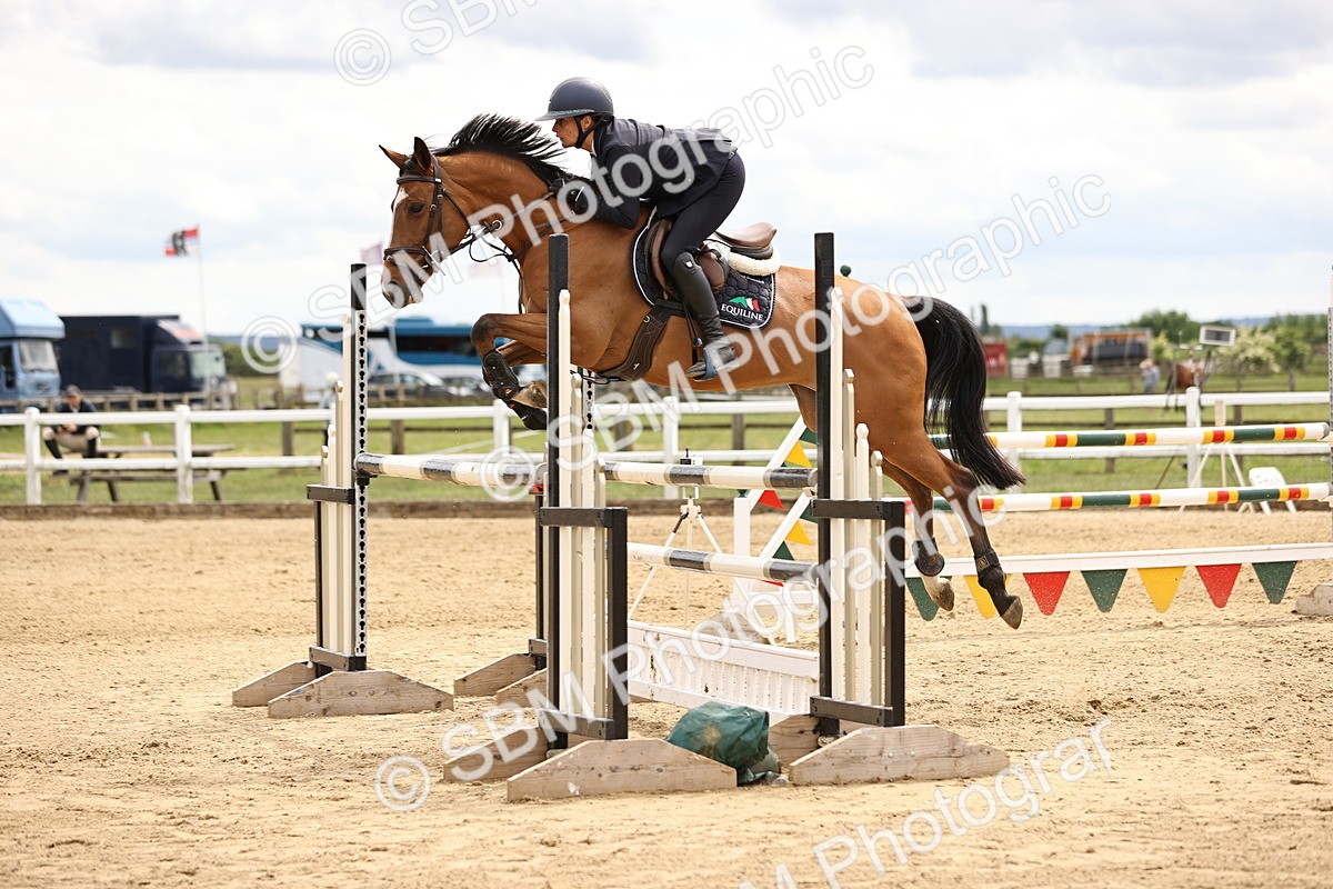 SBM_003312 - Class 11 - Senior Newcomers - 1.10m