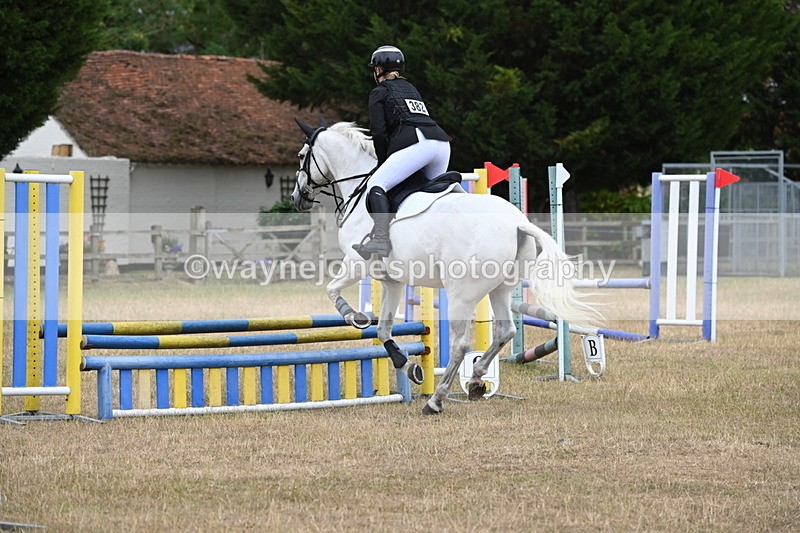 WJ6_0895 - Class 14 Intermediate Jumping 75cm