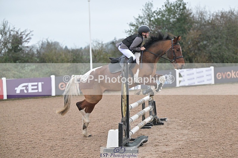 251116-104316-01148 - Cls 4 Pony British Novice and 80cm Open