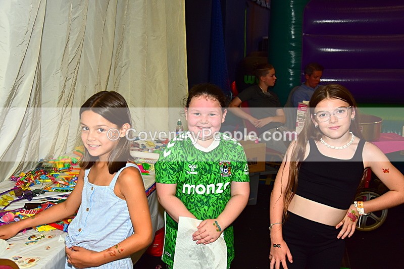 CON-528 - Joey and Ella