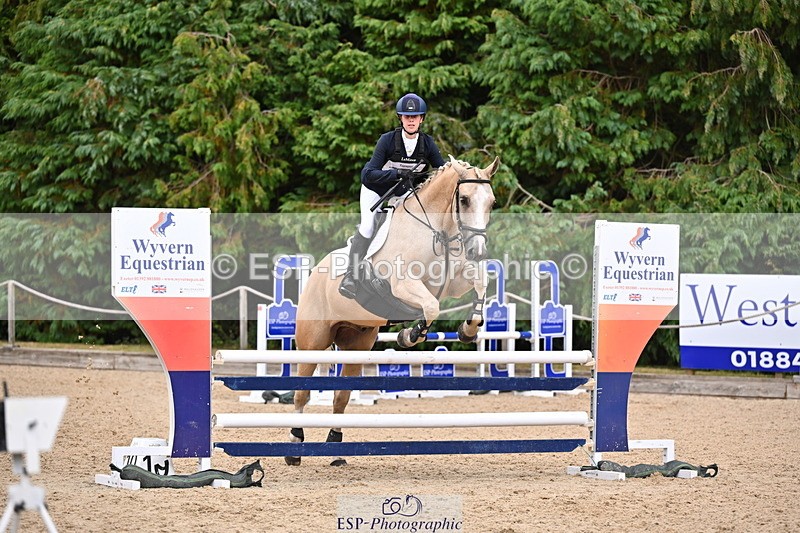 250802A-143758-05953 - F-273-Imogen.Knight-FOURSEASONS.FIRST.EDITION