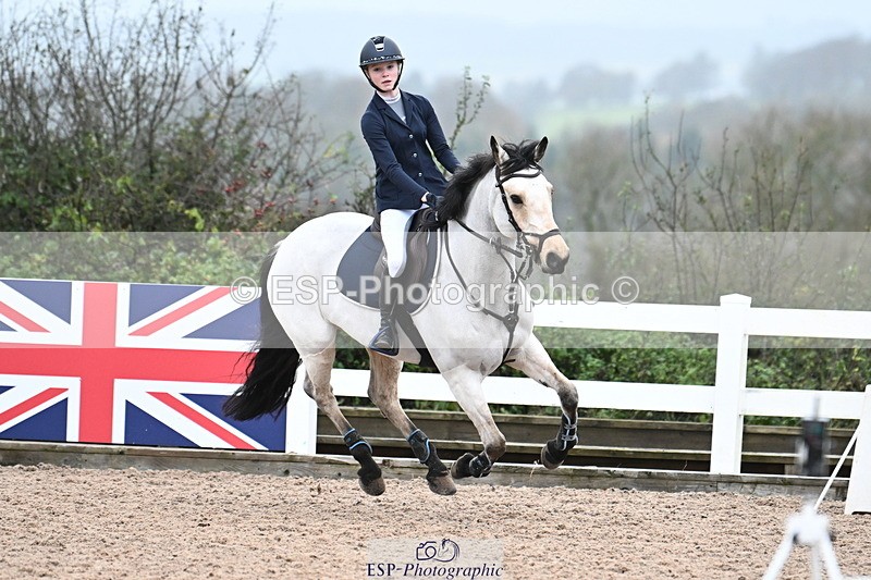 231118A-140746-03283 - Cls 9 Foxhunter & 1.10m Open